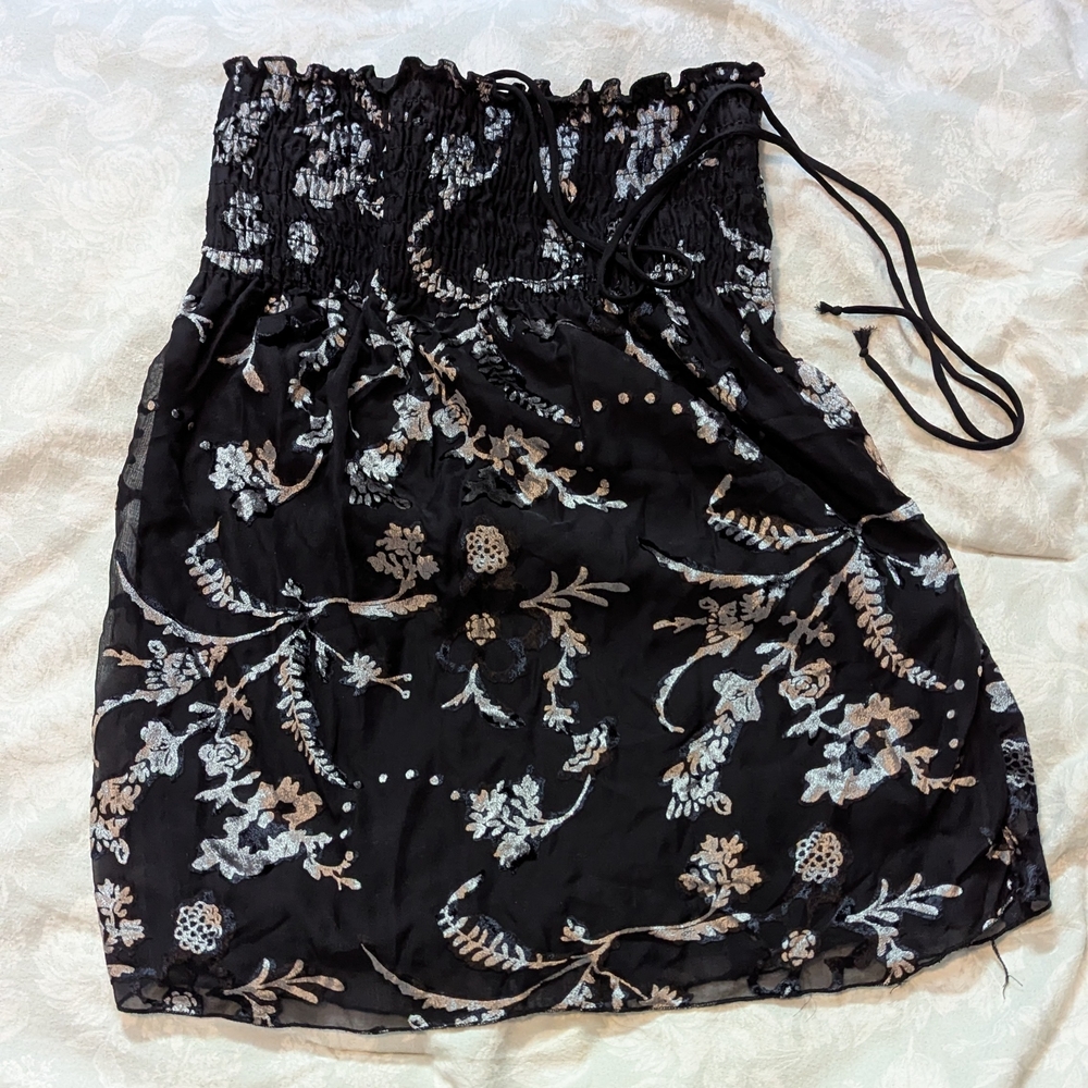 Black Floral Embroidered Fabric Top
